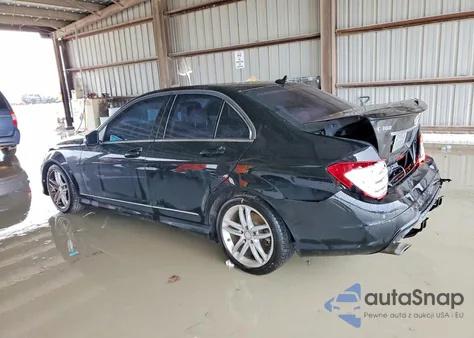 2013 Mercedes-Benz C 300 4Matic from USA, damaged, VIN WDDGF8AB8DG126573